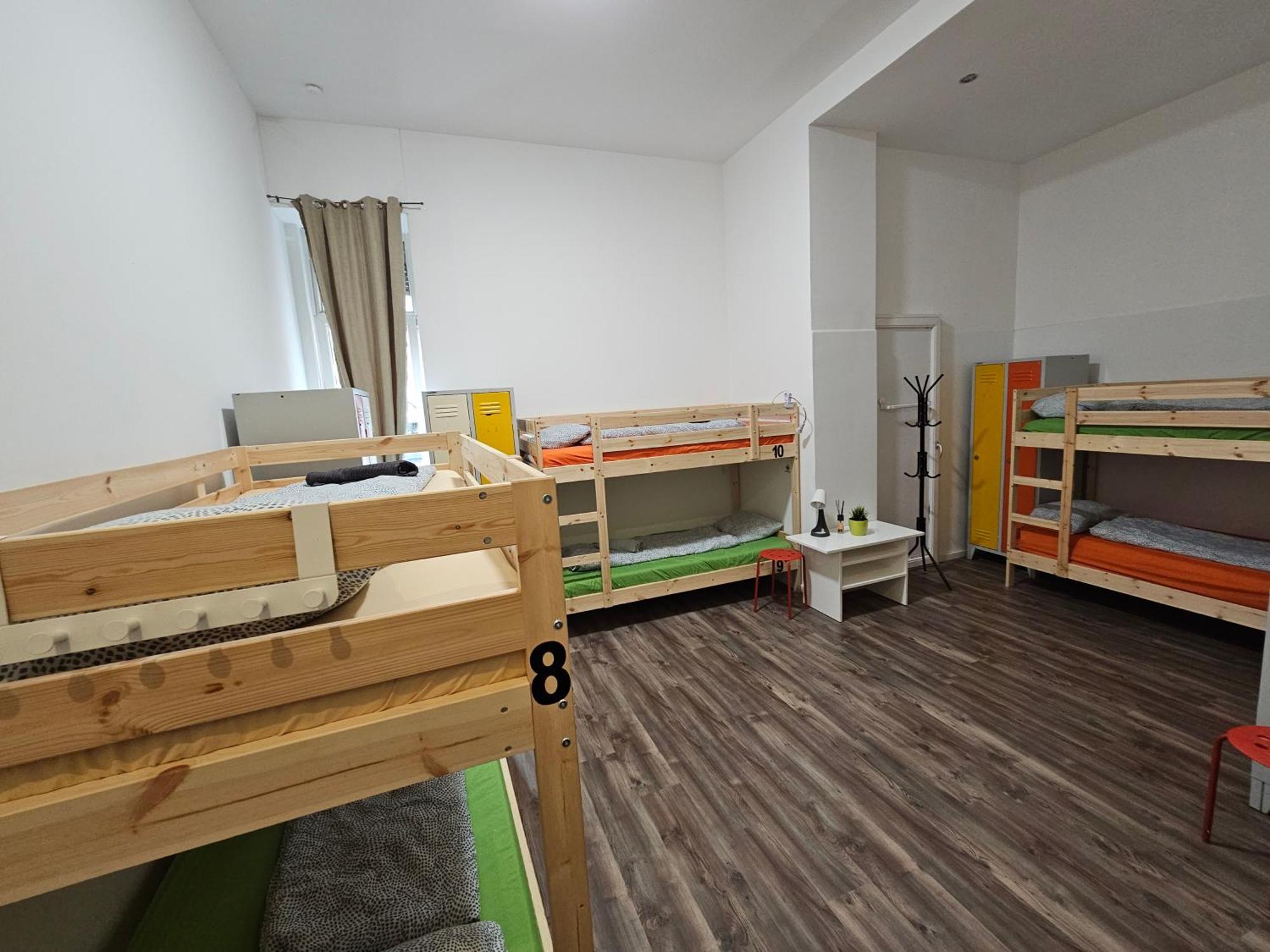 Urban Nomad Rooms And Hostel In City Center — Photos 3